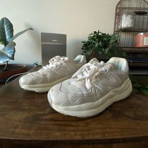 Used new balance 57/40 womens 7